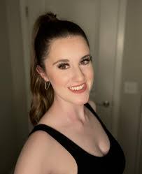 Caitlin Connell's Instagram, Twitter & Facebook