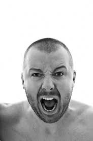 Un Hombre De Mediana Edad Gritando Y Señalando Durante Una Argurment.  Manejo De La Ira??? Fotos, retratos, imágenes y fotografía de archivo  libres de derecho. Image 5477007