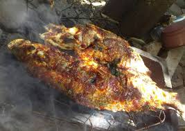 Selain penyajiannya yang mudah, rasanya juga enak, manis, gurih dan kalau bosan dengan ikan bakar bumbu kecap, coba saja oles ikan bakar dengan bumbu kuning yang lebih gurih dan memberi warna dari ikan bakar. Resep Kakap Bakar Bumbu Kari Anti Gagal
