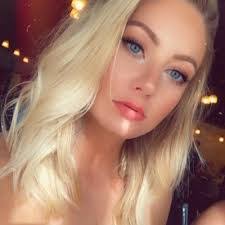 Ashley Hurwitz's Instagram, Twitter & Facebook