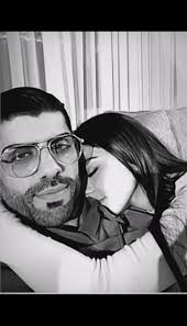 Gracias, gracias, gracias... Hoy seguimos siendo testigos de lo que es el  amor, por un lado 🐰 realizándose como mujer en lo profesional, recuerdo  tiempo atrás ver esa niña ilusionada en búsqueda de ...