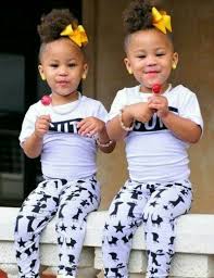 Twin babies or twins, twin baby girls and twin baby boys are so funny and cute. I Want Twins Cuute Like Them Cute Twins Cute Hairstyles For Kids Cute Kids