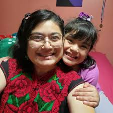 OLAF WHITE CHOCOLATE HOT COCOA....your little Frozen fans are going to just  love this!!  http://kitchenfunwithmy3sons.com/2015/11/kitchen-fun-crafty-friday-link-party-193.html/