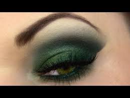 Smokey eyes betonen die augen perfekt. Herbstgrun Schminken Forest Green Smokey Eyes Youtube