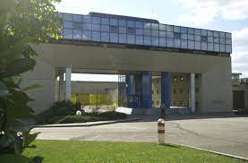 From wikipedia, the free encyclopedia. Centre De Detention De Val De Reuil Roue De Coups Un Detenu Se Voit Prononcer 45 Jours D Itt