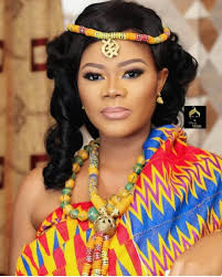 Beautiful Kente Makeup And Hair By Nancyblaq Photographed By Fotostoresghana Tradlook African Wedding Hairstyles Kente Styles African Fashion Dresses