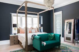 Najlepszy wybór 2020 emerald decor home, dom i ogród, samochody i motocykle, lampy i oświetlenie, majsterkowanie i więcej dla 2020! Master Bedroom Nordstrom Home Decor Beaded Chandelier Emerald Green Sear Velvet Cushion Pillows Dark Walls 2 Of 13 Addison S Wonderland