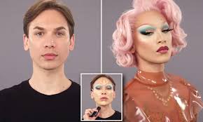 America miss fame is the 7th place queen in rupaul's drag race. New York Drag Queen Miss Fame Reflects Today S Trends Daily Mail Online