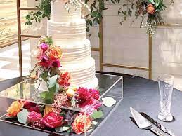 31 Cool And Classic Wedding Cake Stands For Every Style Acrylic Cake Stands Wedding Cake Stands Acrylic Cupcake Stand