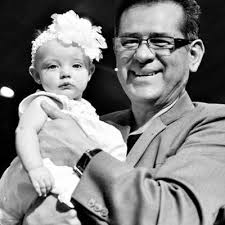 Frank Nevarez (@pastornevarez)