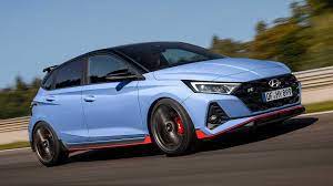 The base color of the artwork is engine red, mixed with the n line color palette of black, white, red and light blue. Hyundai I20 N 2021 Preise Beginnen Bei 24 990 Euro Update