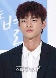 서인국, '슈스케' 출신 최초 지상파 3사 음악프로 출연 <웃다울다>는 높은 음원 순위를 기록했고 kbs뮤직뱅크에서 2012년을 휩쓴 가장 핫한 가수 싸이와 1위 후보에 오르는 성과를 올렸다. ì„œì¸êµ­ êµ°ëŒ€ ë…¼ëž€ì‚¬ê³¼ì— ëˆ„ë¦¬ê¾¼ ì •ë‹¹í•œ ì‚¬ìœ  Vs ë„ˆë¬´ ë¹ ë¥¸ ë³µê·€ ìŠ¤íƒ€íˆ¬ë°ì´