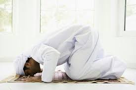 Shalat merupakan salah satu kewajiban bagi kaum muslimin yang sudah mukallaf dan harus dikerjakan baik bagi mukimin maupun dalam perjalanan.shalat merupakan rukun islam kedua setelah syahadat. Tahukah Anda Peristiwa Di Sebalik Sejarah Solat Fardhu Lima Waktu