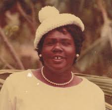 Esther E. Davis Dies at 82