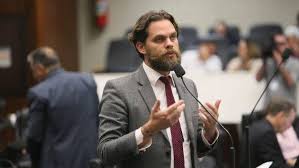 Abaixo, confira os candidatos à prefeitura em ordem alfabética ( Goura Desiste Da Disputa Em Curitiba Fruet Sera O Nome Do Pdt