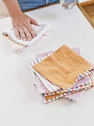 You'll have two towel sizes on your finished roll. How To Make Reusable Paper Towels With Fabric Scraps Two Ways Paper And Stitch Hogyan Keszitsek