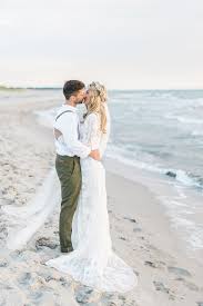 Die Hochzeitsfotografen Angelika Und Artur Ostsee Elopement Im Boho Stil Hochzeitsfoto Strand Leuchtturm Hochzeit Und Hochzeitsfotograf