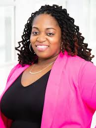 Alexis Hood's Instagram, Twitter & Facebook