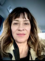 Mandy Lyons's Instagram, Twitter & Facebook