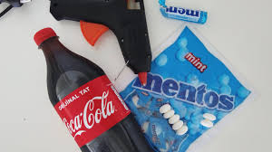 Coca Cola Mentos Deneyi Biz De Denedik Youtube