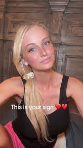 Skyla Anderson's Instagram, Twitter & Facebook