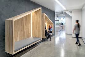 25 Creative Modern Office Spaces From Up North Modern Office Space Office Interior Design Commercial And Office Architecture