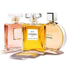 Chanel started out with a hat boutique in 1910 and by 1915 had two other boutiques that sold the. Pin By Lillian Ruiz On Pret T S Perfume Chanel Perfume Chanel Cosmetics