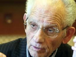 Fr. Joaquim Carreira das Neves: «Morreu o padre que vivia nos nossos  corações ateus»