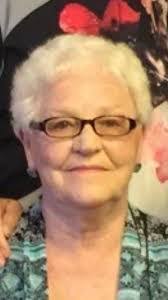 Della Smith's Instagram, Twitter & Facebook