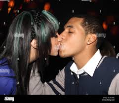 Jamine C. L'embrasse ami Young Jinsu Jasmine V. célèbre son 18e  anniversaire avec sa famille et ses amis à la Playhouse de nuit à Hollywood  Los Angeles, Californie