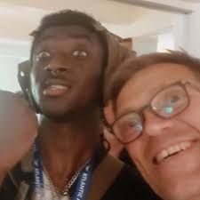 SÅ megastolt! Dottern Alicia har catwalk-slutuppvatwalk för sin  klädesdesign, på Galeasenteatern. Bilderna är hennes design och första  kollektion, tema Norrland med norrsken, snö och hjortron.