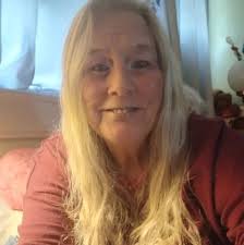 Should a mother pass down her engagement ring to her son's fiancée?