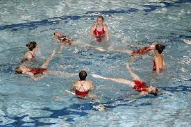 Gala De Natation Synchronisee Piscine Municipale De La Garenne Colombes Vendredi 18 Juin 2010 Photographie Piscine Municipale La Garenne Colombes Piscine