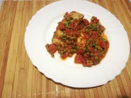 Il merluzzo è un pesce molto popolare in tutte le cucine del mondo, grazie alla sua polpa soda e al basso contenuto di lische. Filetti Di Merluzzo In Umido Con Piselli Un Idea Al Giorno