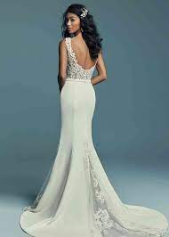 Bei uns findest du zahlreiche liebevoll gebrauchte brautkleider, die auf eine weitere zukünftige braut warten, die sie beglücken dürfen. Pin Auf Wedding Dressed