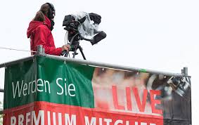 Screenshot taken from twitch.tv, which specializes in video game live streaming. Livestream Tv Times Pferdefestival Redefin