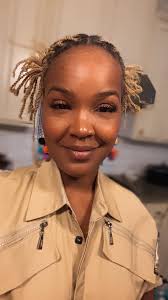 good afternoon 27yrs old proud single mom 😁🥰