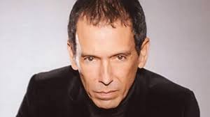 Otros nombres destacados en el proyecto son los de la actriz Nicole Samara  y el del pianista puertorriqueño José Negroni, director musical de la pieza 