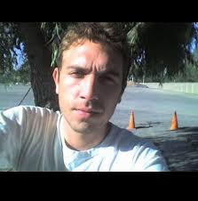 Buenas, no se si comprar la KLX 300 o la Tornado 300 escucho opiniones.  Gracias