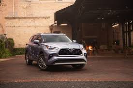 The 2015 chevy traverse may look a little sedate, but it offers plenty of comfort and practicality for the whole family. The Toyota Highlander Outshines The Chevy Traverse In 1 Major Way