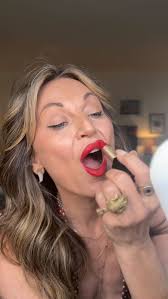 I feel so lucky to be invited to wonderful events doing this bonkers job,  and I absolutely jumped at this one! I spent today drawing penguins in an  art class with Jennie