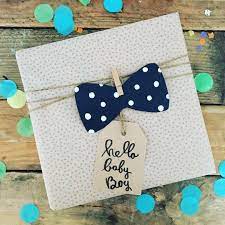 It S A Wrap Giftwrapping For Newborn Babyboy Instadiy Zavorachivanie Podarkov Idei Podarkov Detskie Podarki