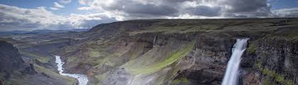 The walking distance from illikambur is about 40 minutes. Places Iceland Road Guide