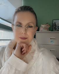 Happy Wednesday book friends! It's been a horrible week or so