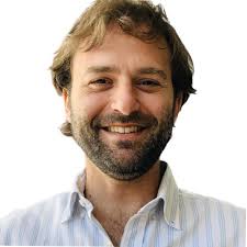 Tinelli reaccionando al CQC de Pergolini.