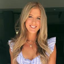 Ashley Geringer's Instagram, Twitter & Facebook