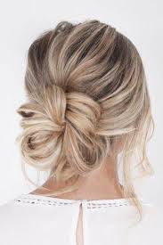 You can take inspiration from famous celebrities who show off their wedding hair from bobs to pixies bob are one of the more versatile hairstyles for short hair. Wedding Guest Hairstyles 42 The Most Beautiful Ideas Wedding Forward
