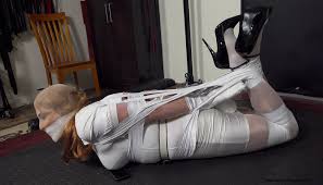 Bondage Modeling Realities | Tranny In Trouble