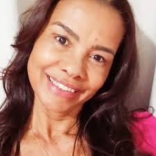 Jogaram Aurora, de 2 anos, aos leões. Mas tenham certeza de que mãe bicho  encara qualquer rei da Selva. Paula, você não está sozinha! ❤️ #justiça