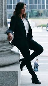 And while the proceedings might not have played out like fervent eo 'shippers may have wanted, it certain… Olivia Benson S Fiercest Fashion Moments On Law Order Svu Revelist
